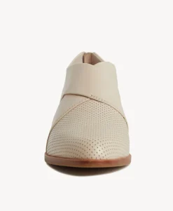 Alison Flat