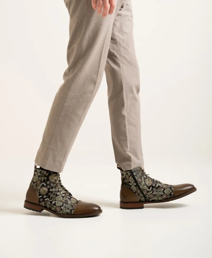 Barnes Men's Lace Up Boot