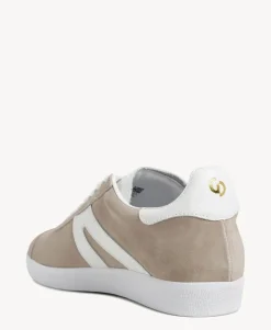 Convergence Sneaker