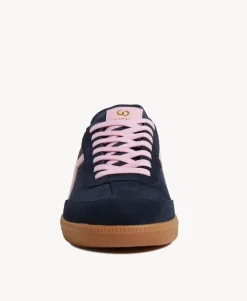 Crossroads Sneaker