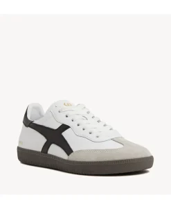 Crossroads Sneaker
