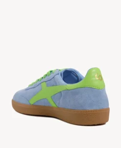 Crossroads Sneaker