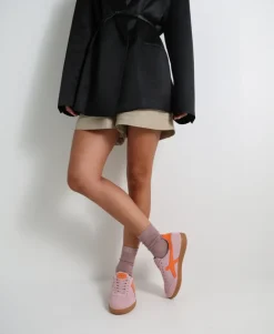Crossroads Sneaker