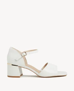 Donna Sandal