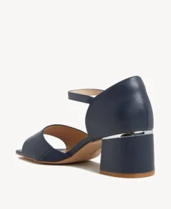 Donna Sandal
