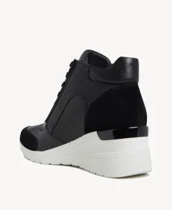 Henrietta Sneaker