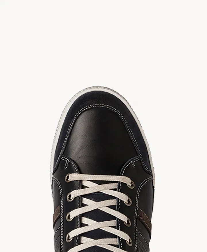 Hynek Leather Sneaker