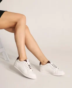 Isla Sneaker