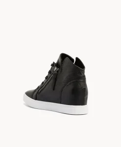 Layla Sneaker