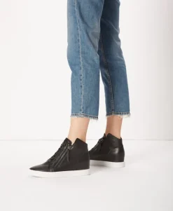 Layla Sneaker