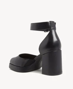 Linda Heel