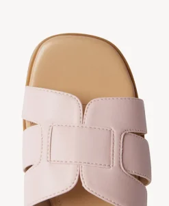 Melissa Sandal