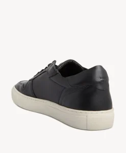 Nunez Sneaker