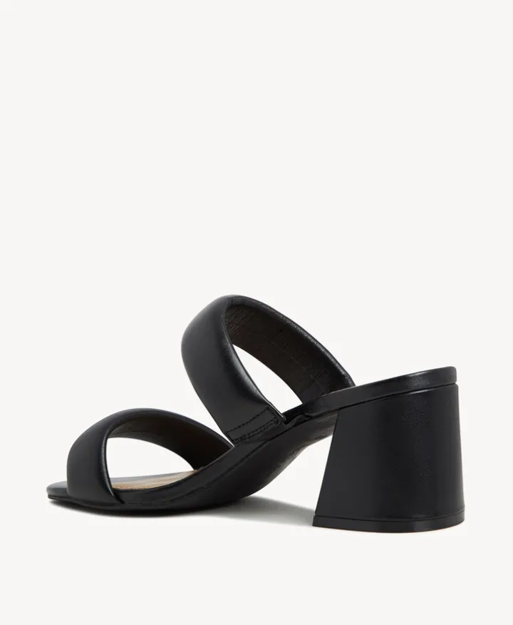 Ora Sandal