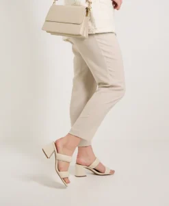 Ora Sandal