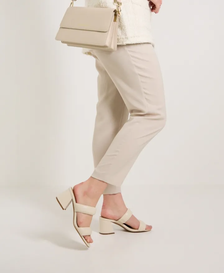 Ora Sandal