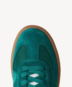 Tracker Sneaker