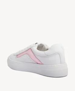 Voyage Sneaker